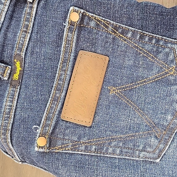 Wrangler High Rise Skinny Jean - Picture 2 of 6